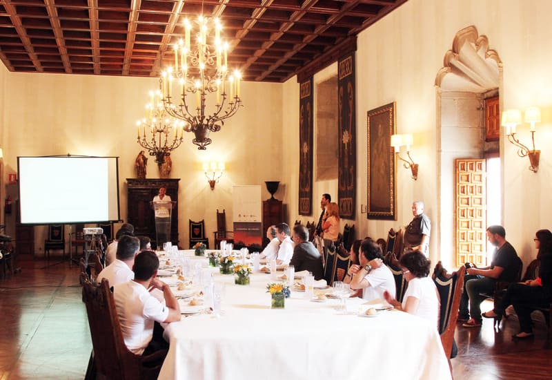 Una experiencia única para personas en posición de liderazgo Una experiencia única para personas en posición de liderazgo